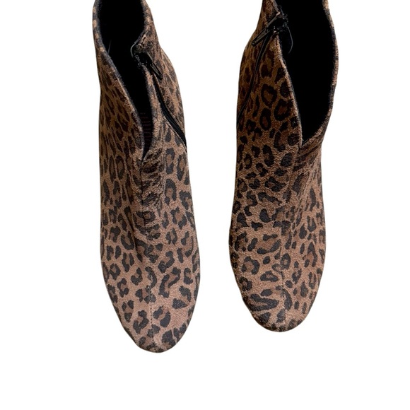 Munro American Robyn Suede Leopard Print Booties Size 8.5 - Picture 3 of 8